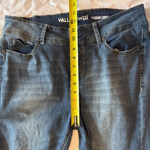 Wallflower Luscious Curvy Fit Bootcut Size 14 Plus Long EUC - Picture 4 of 8